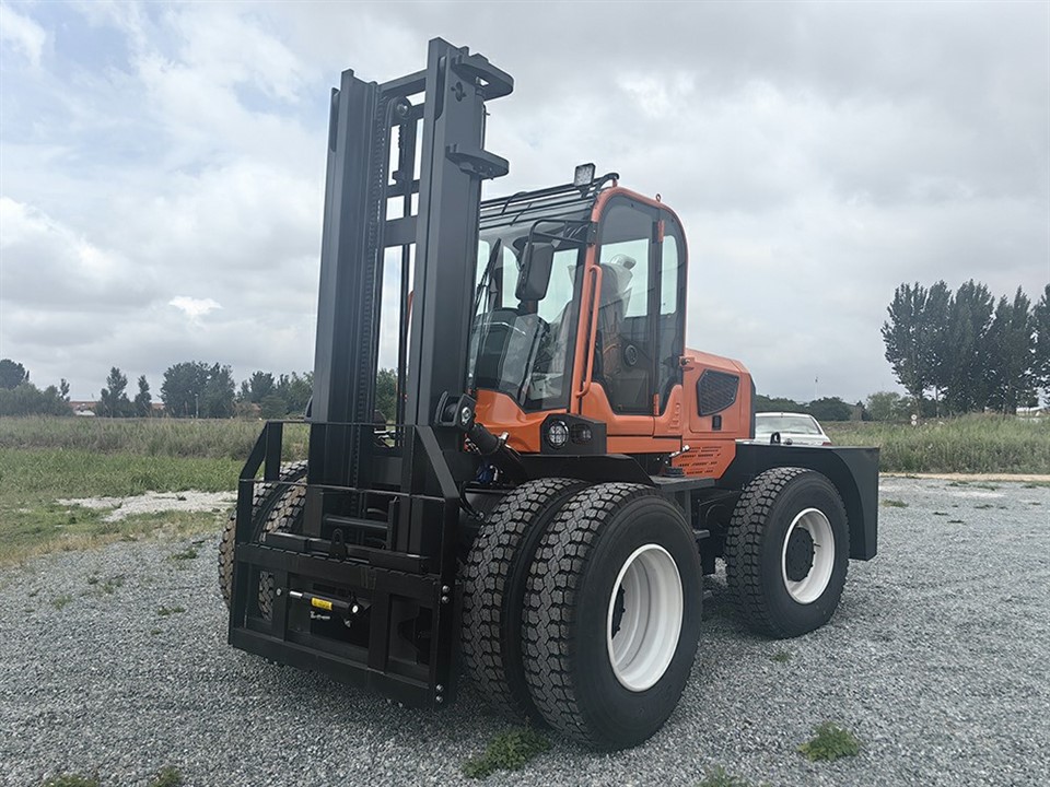6 Tons Rear-Steering Off-road Forklift suppliers