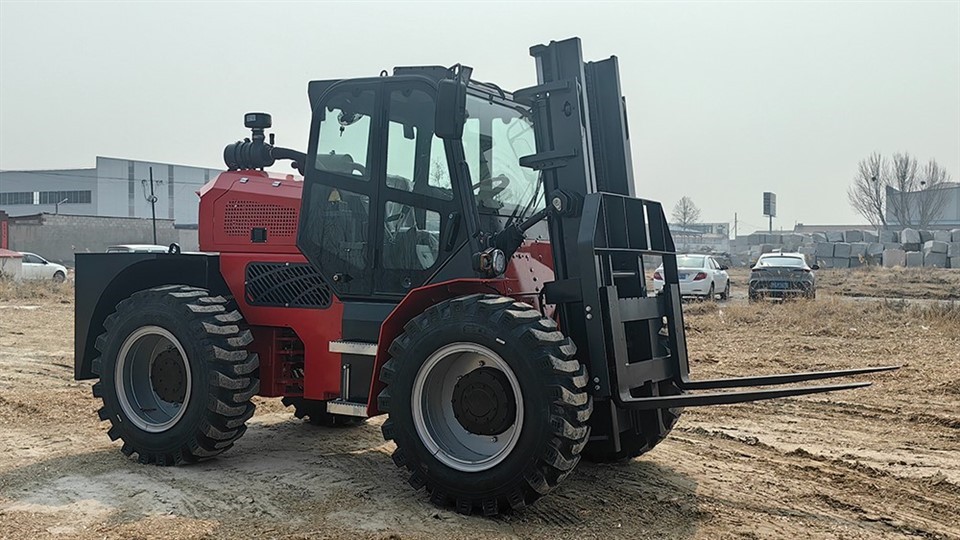 New 5 Tons Rear-Steering Off-road Forklift factory